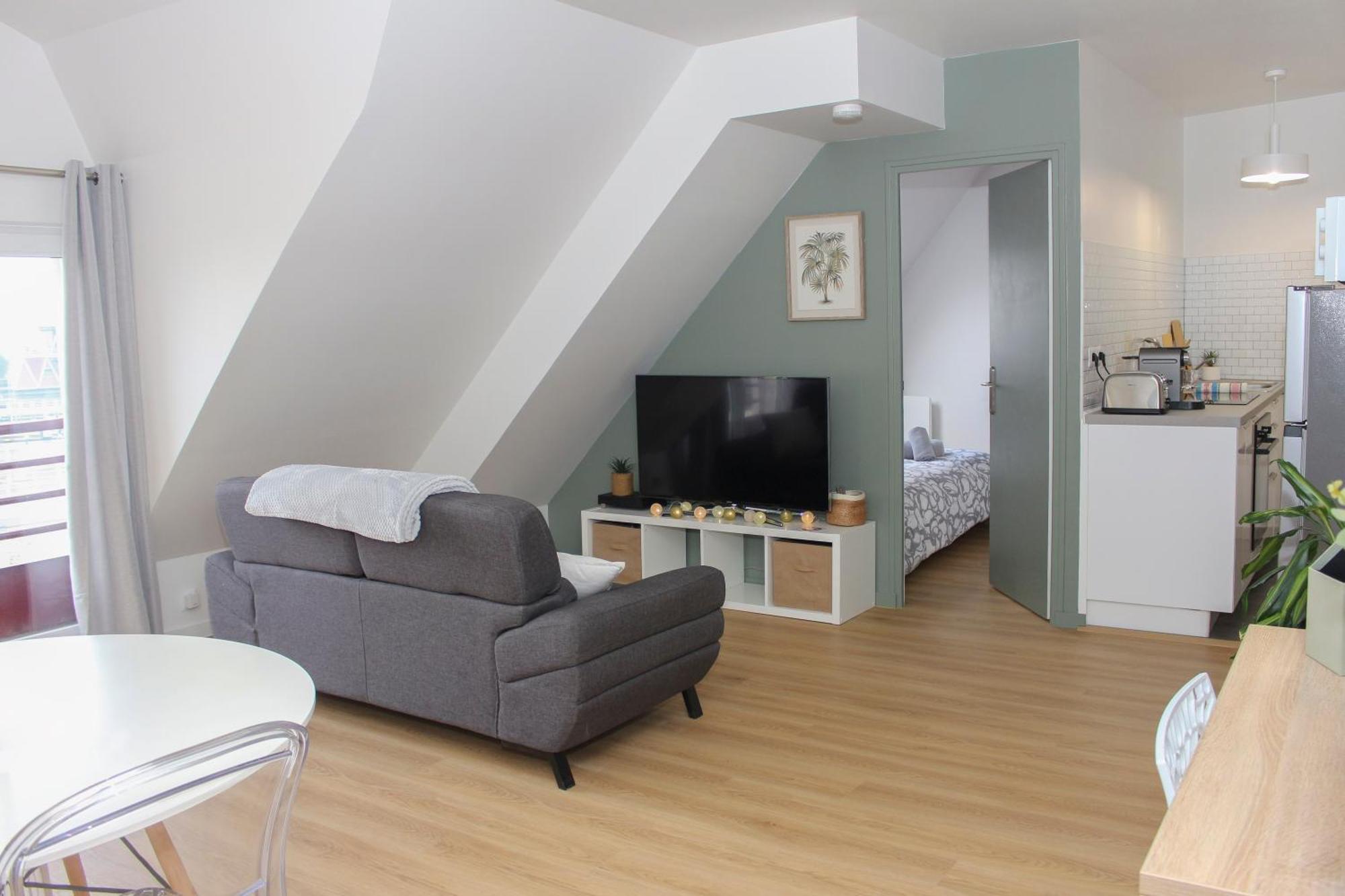 Appartement Entier *Au Pied De La Gare* ジュヴィジー・シュロルジュ エクステリア 写真